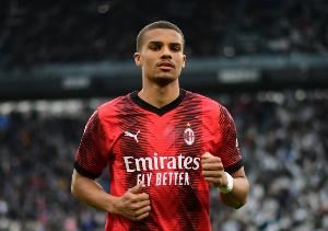 斯基拉：佳夫拒绝科莫&水晶宫，正在努力说服AC米兰留下自己