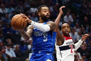 拉塞尔：教练在尝试不同阵容 我能做的就是时刻做好准备 随时待命